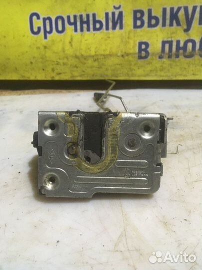 Замок двери передний правый Renault Logan