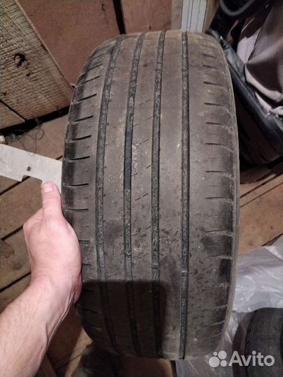 Kumho Ecsta HS51 215/55 R17