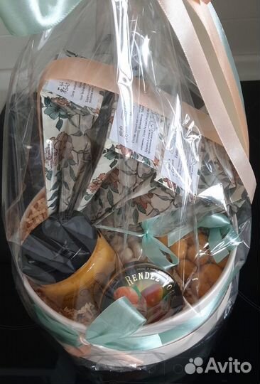 Подарочные наборы (кофе, чай, сладости и т.д.)