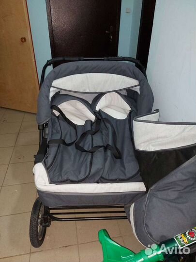 Коляска для двойни