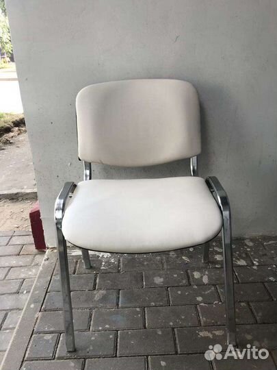 Стулья беж кожзам офисные, для дома, поликлиники