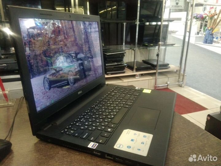 Ноутбук Dell Inspiron 15 Core i3 на гарантии