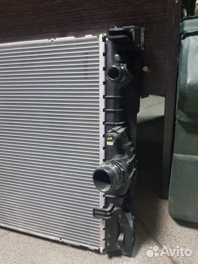 Радиатор охлаждающей жидкости бмв Г30 Г31 BMW G30
