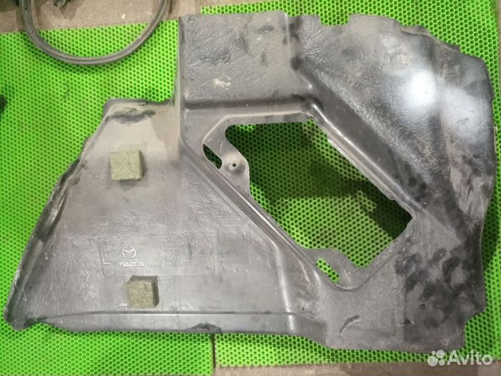 Обшивка багажника левая Мазда 3 Mazda 3 BK BL