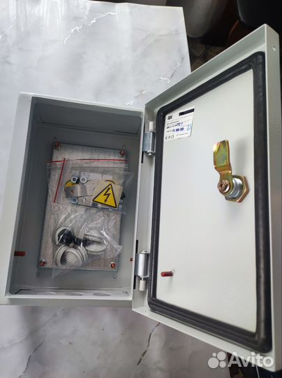 Щит распределительный навесной