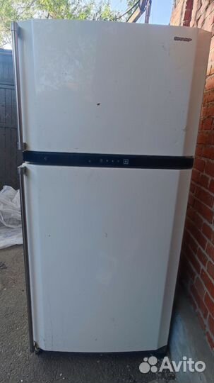 Холодильник Sharp