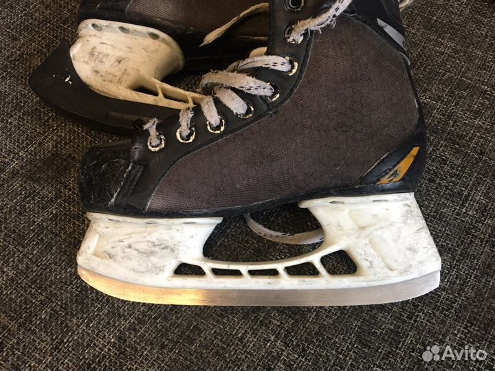 Хоккейные коньки bauer 33,5