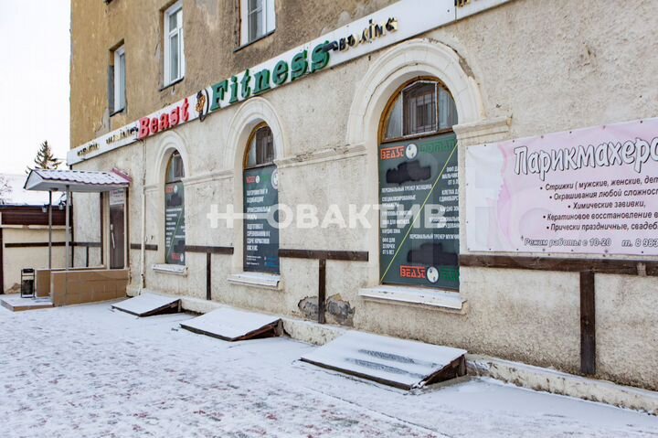 Продам помещение свободного назначения, 725 м²