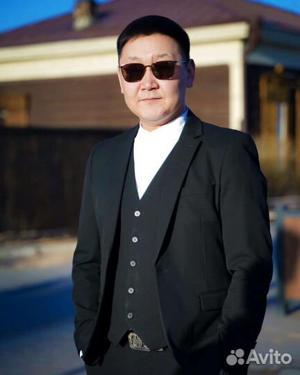 Ведущий - вокалист Тамада