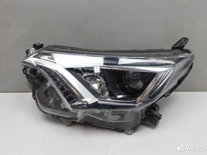 Фара левая Toyota RAV4