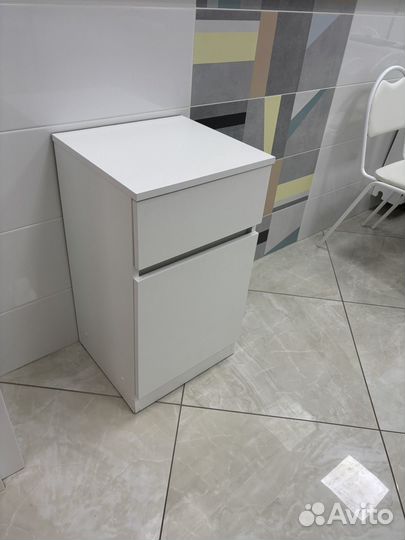 Тумба Белая