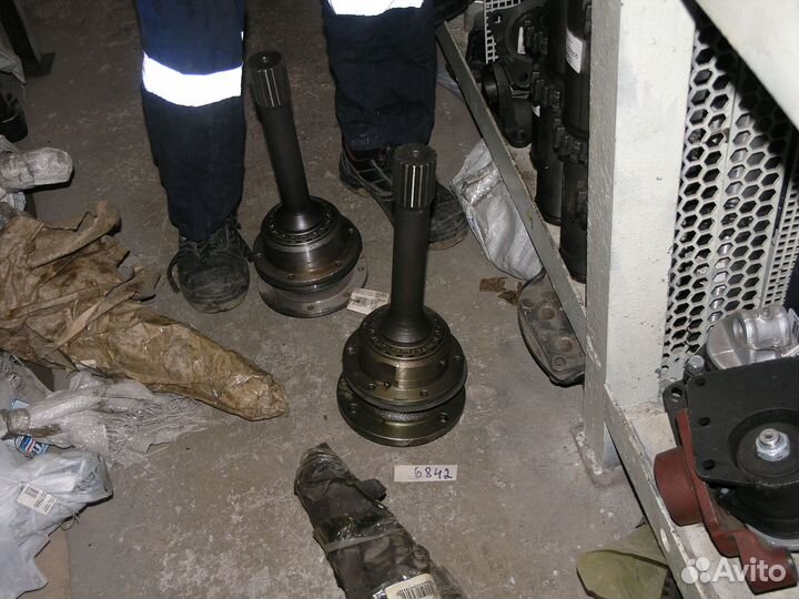 Вал привода среднего моста задний в сборе с фланце