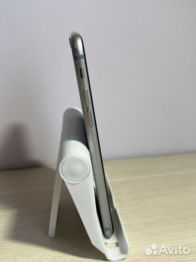 Телефон iPhone 6s