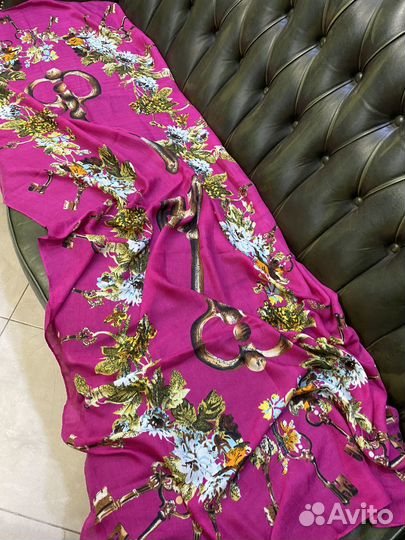 Палантин Dolce Gabbana широкий шарф. Шерсть