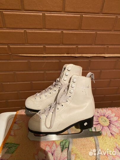 Коньки фигурные29 размер