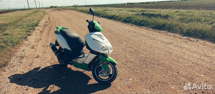 Скутер 150кубов