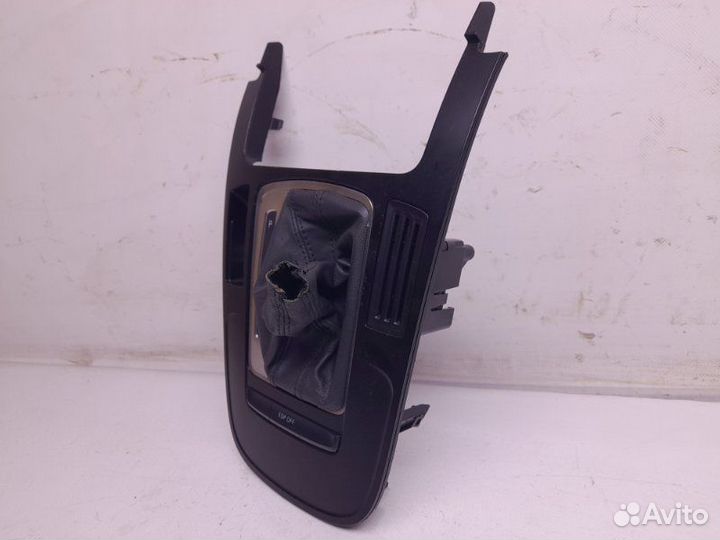 Накладка кулисы Audi A4 B8 2.0 2008