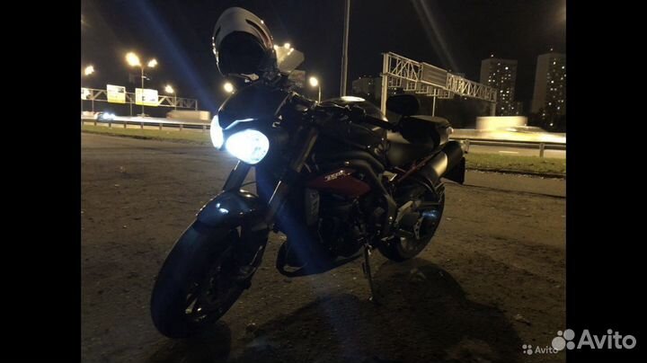Triumph speed triple 1050 R