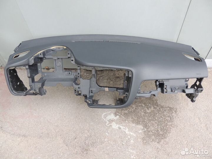 Торпедо панель приборов Мицубиси Оутлэндэр 3