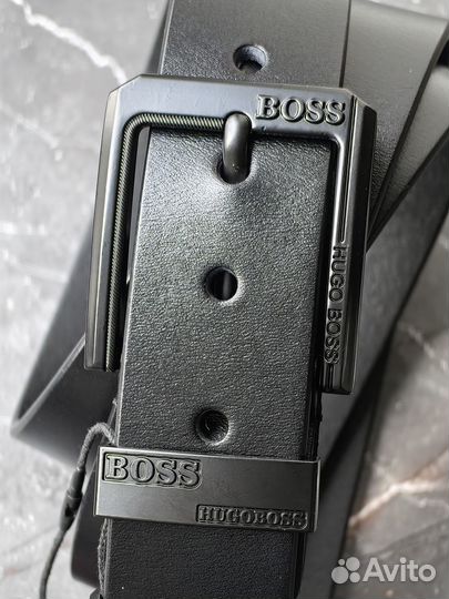 Мужской чёрный ремень boss