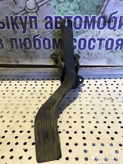 Педаль газа Ford Focus