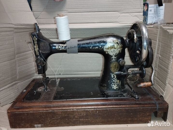 Швейная машинка Зингер ручная