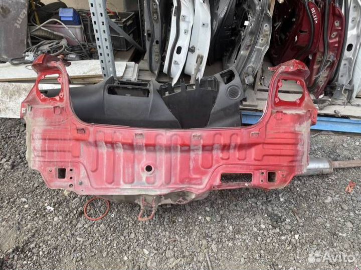 Б/У Панель задняя 691001G300 Hyundai-KIA