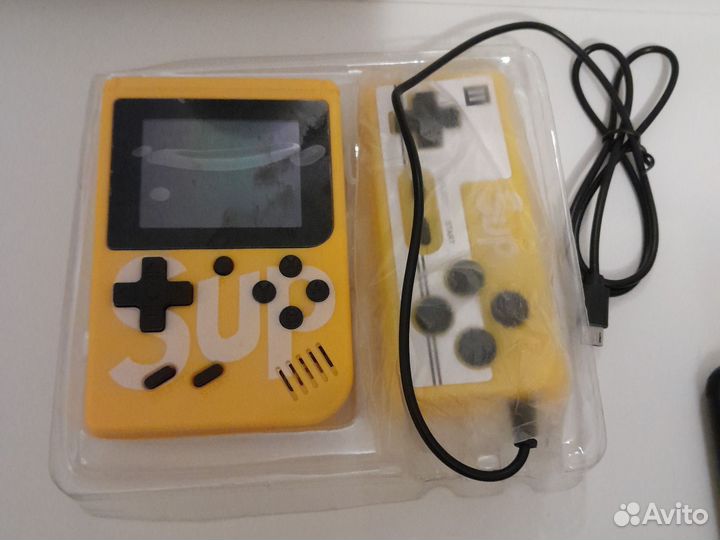 Портативная приставка sup 8 bit