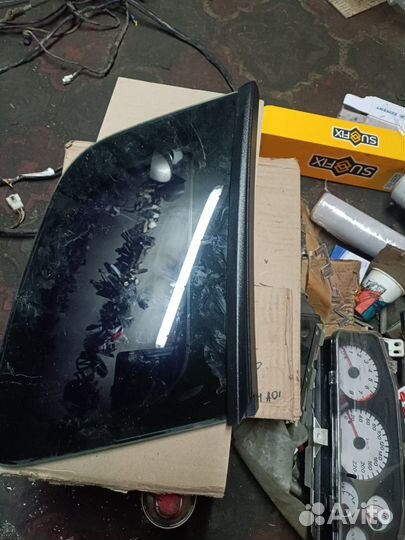 Правая форточка Ford Fiesta мк5