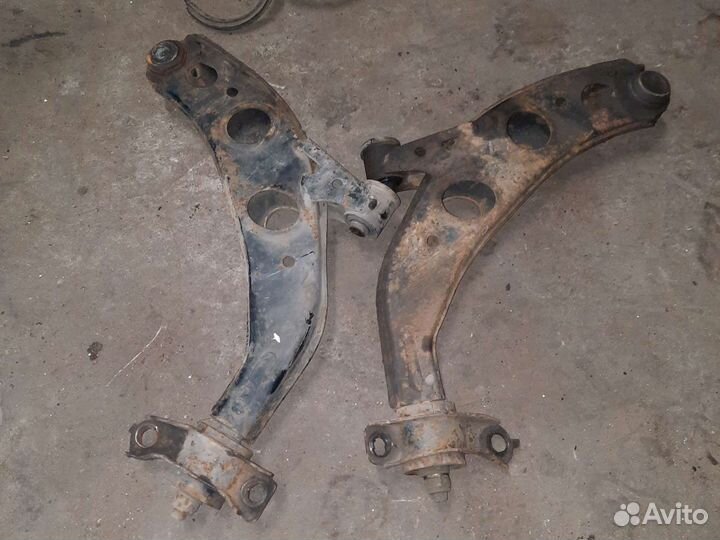 Рычаг подвески mazda 626 GE