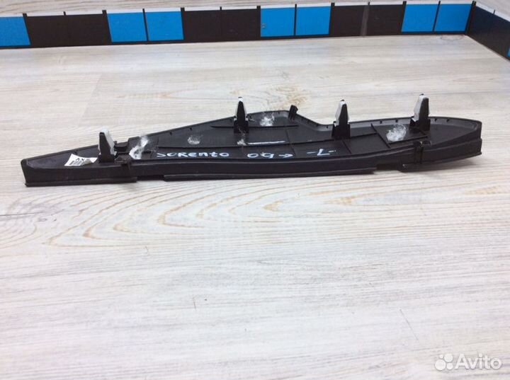 Накладка (кузов внутри) Kia Sorento 2 2009-2020