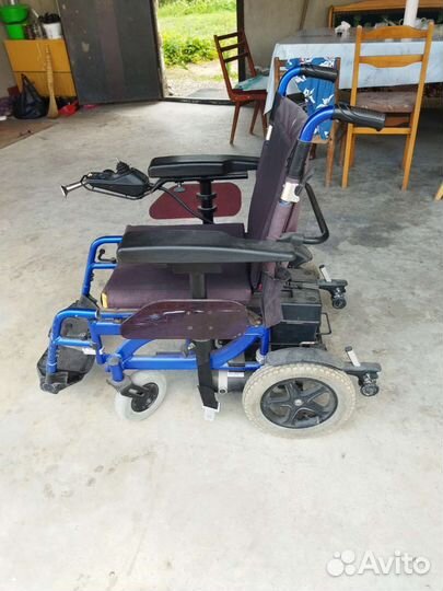 Инвалидная коляска с электроприводом