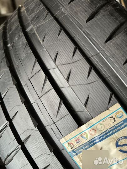 Michelin Pilot Sport 4 S 275/40 R22 108Y