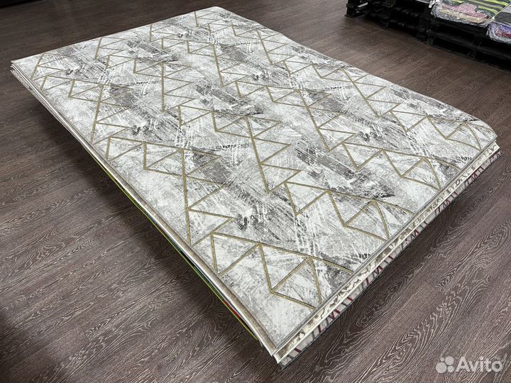 Палас 2.5 х 3м новый