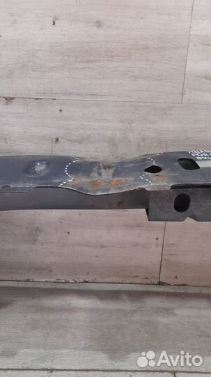 Усилитель переднего бампера Ford Focus 2