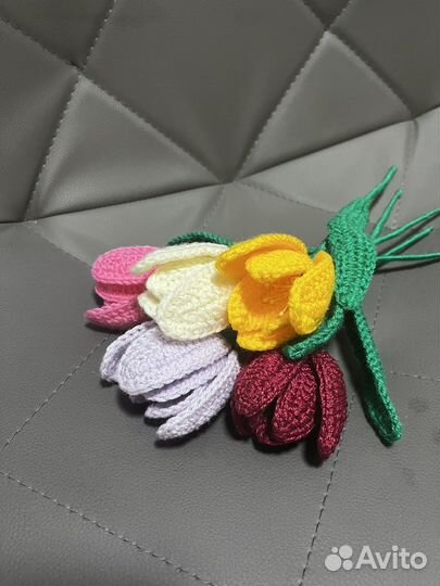 Тюльпаны вязаные