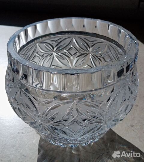 Хрустальная ваза