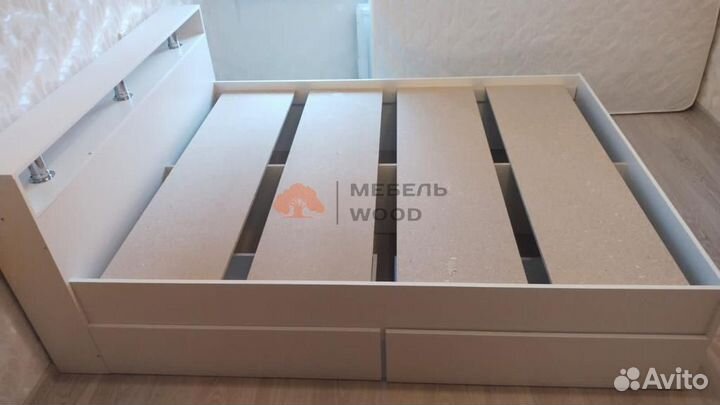 Кровать с ящиками