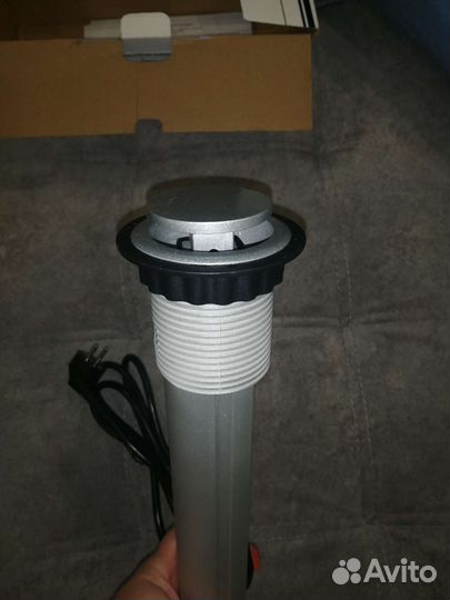 Выдвижной вертикальный блок розеток