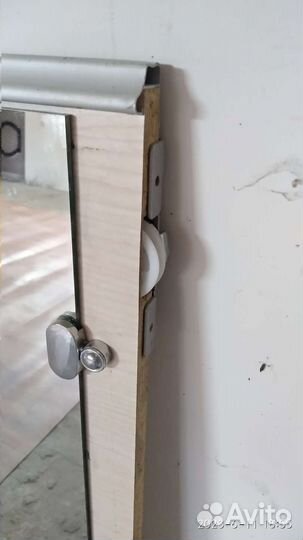 Зеркальная дверь для шкафа-купе