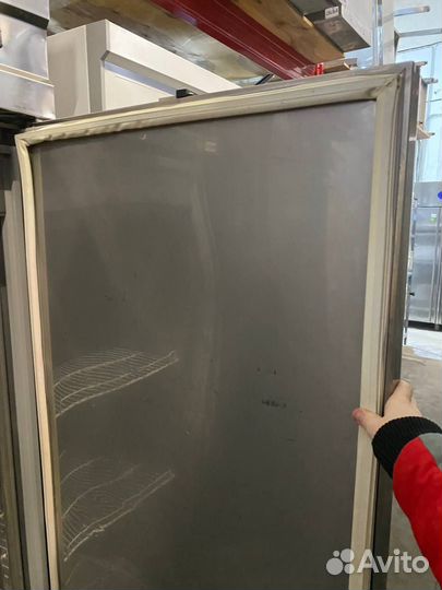 Холодильный шкаф