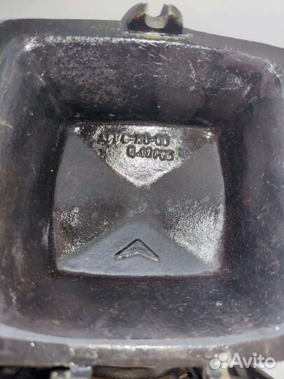 Шкатулка в виде ларца 