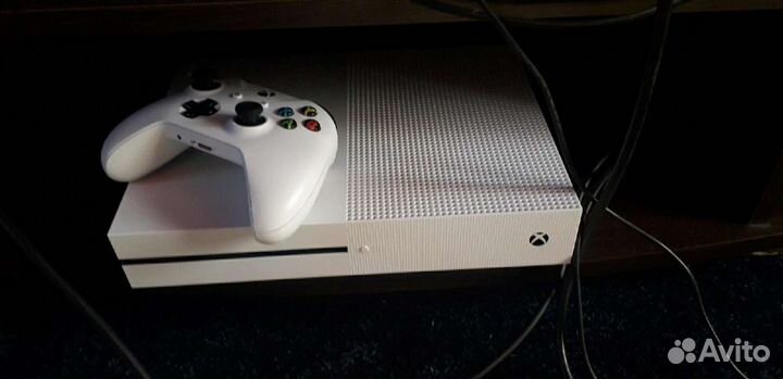 Xbox One s 1tb с играми