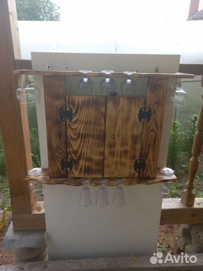 Винный мини шкаф из дерева