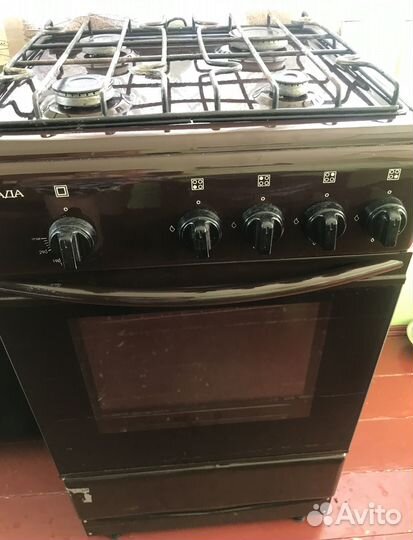 Газовая плита б/у в очень хорошем состоянии