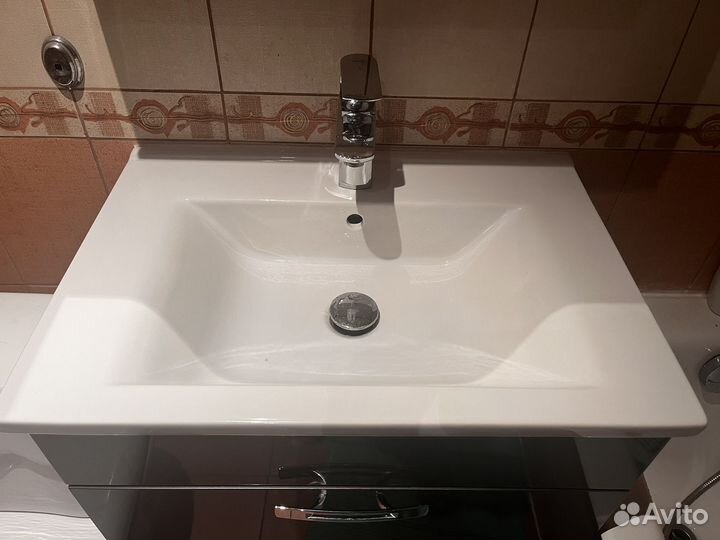 Подвесная тумба с раковиной 60 см