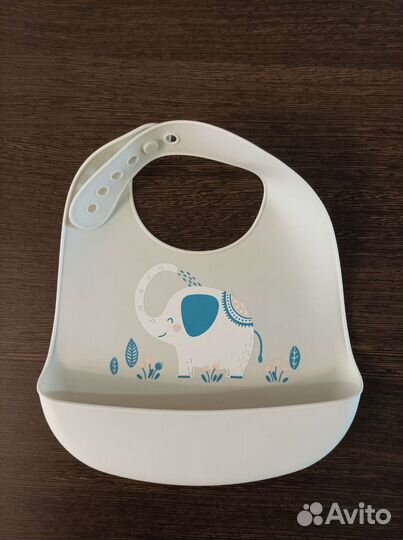 Нагрудник для кормления. Цвет молочный