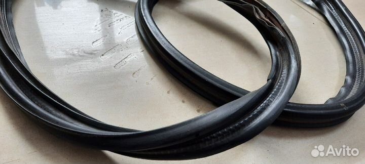 Уплотнитель багажника Митцубиси Паджеро Пинин / ио