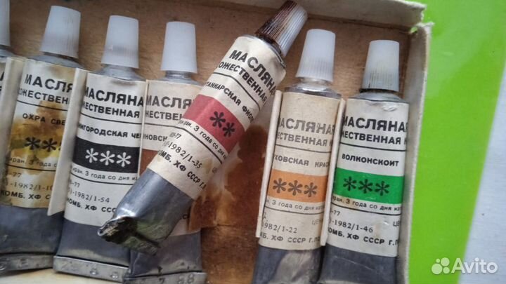 Набор масляных красок СССР из минеральных пигменто