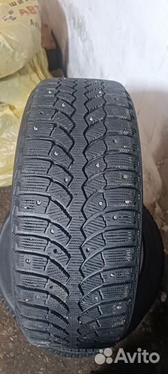 Bridgestone Blizzak Spike-01 185/55 R15 82T